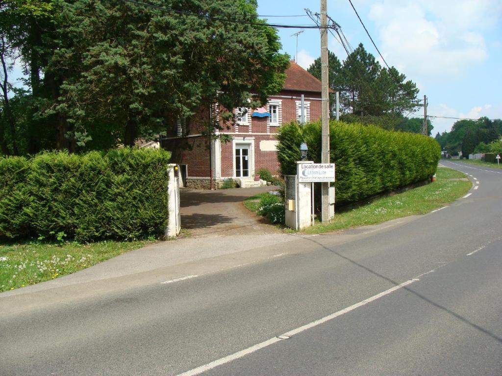 La Demi-Lune Bed and Breakfast Bailleval Zewnętrze zdjęcie